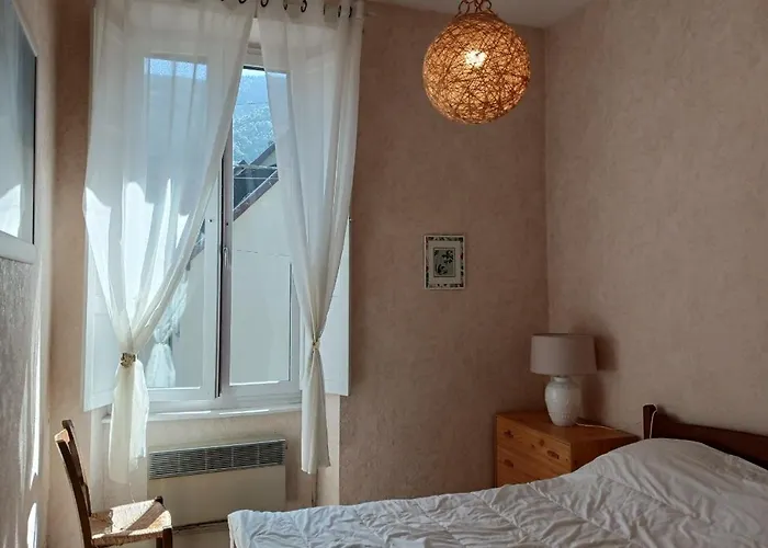 Апартаменты De La Pique